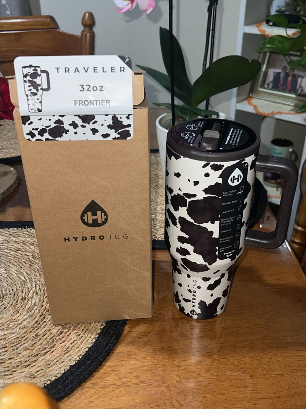 NWT! Limited Edition! HydroJug 32oz Traveler -  Frontier 🐄🐮